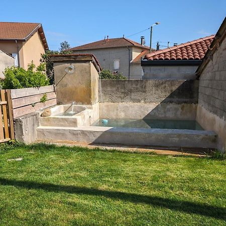 Logement - Studio Independant A Pérouges Exteriér fotografie