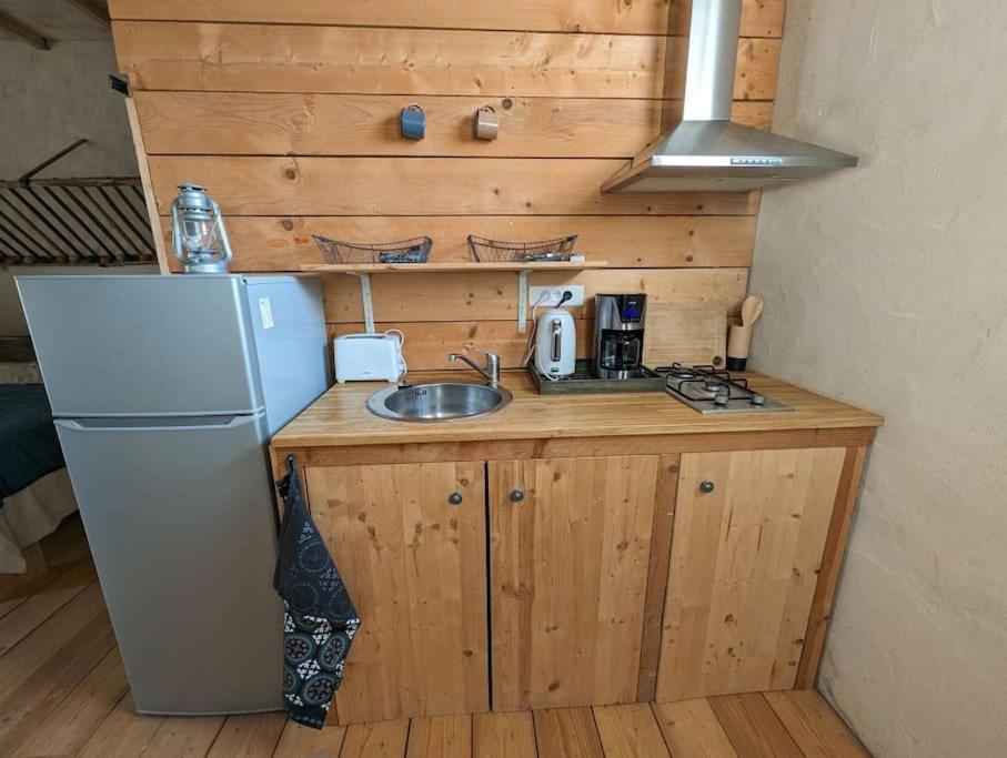 Logement - Studio Independant A Pérouges Exteriér fotografie