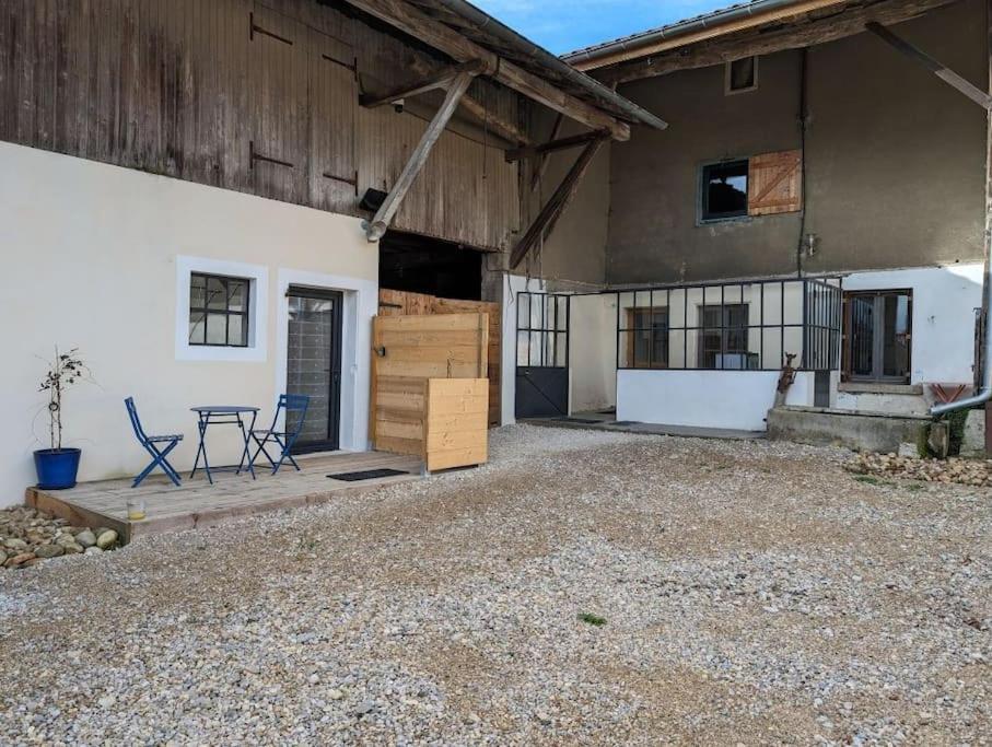 Logement - Studio Independant A Pérouges Exteriér fotografie