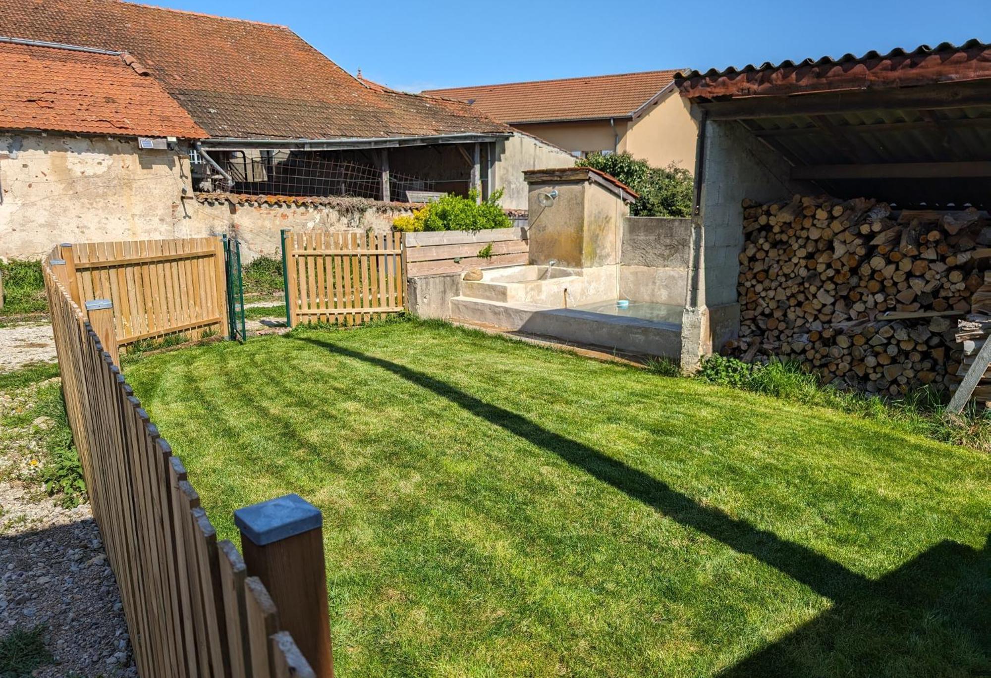 Logement - Studio Independant A Pérouges Exteriér fotografie