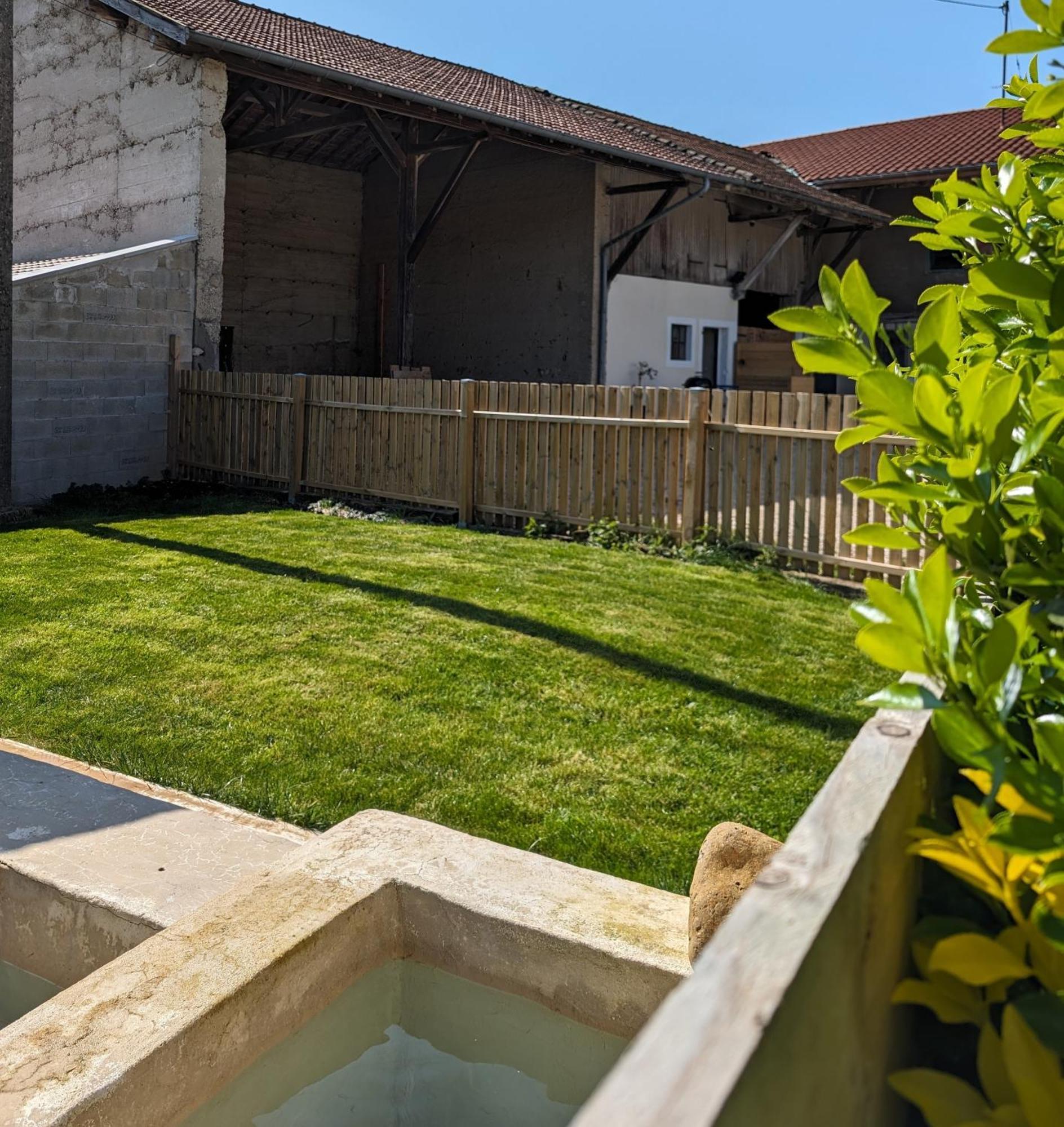 Logement - Studio Independant A Pérouges Exteriér fotografie